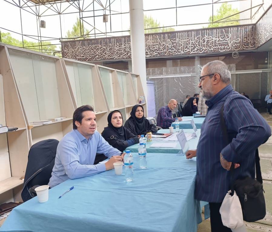 برپایی میز خدمت سلامت در نماز جمعه تهران